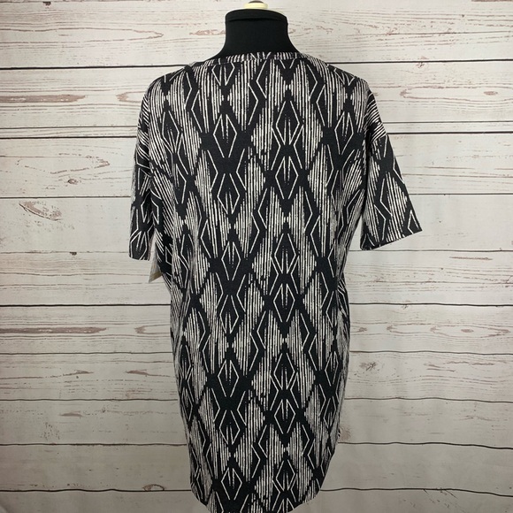 3/$25 NWT LulaRoe Irma - Picture 3 of 8